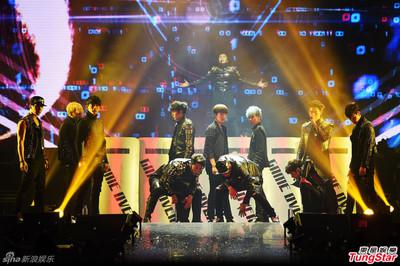 实拍2pm南京演唱会惨状图 2pm现在解