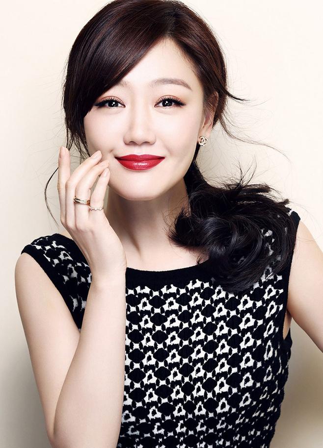 薛佳凝为什么驼背她皈依佛门了吗?薛佳凝和 薛佳凝为什么驼背她皈依佛门了吗?薛佳凝和