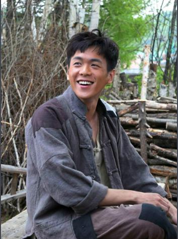 张若昀为什么叫张高级、羽皇、腚腚(羽皇张若昀邪魅一笑)