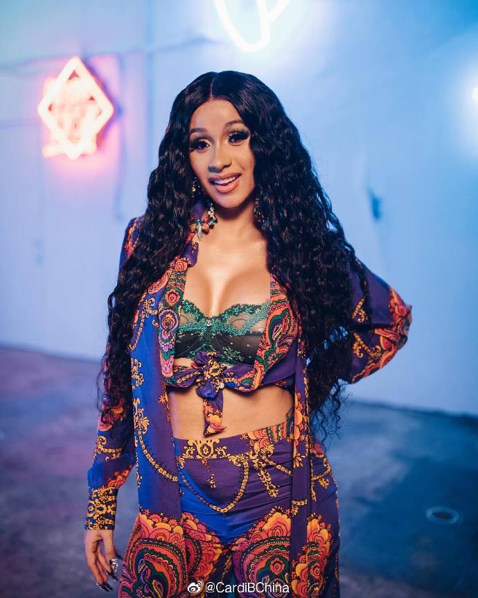 CardiB为什么叫卡老师(cardib打的是谁) CardiB为什么叫卡老师(cardib打的是谁)