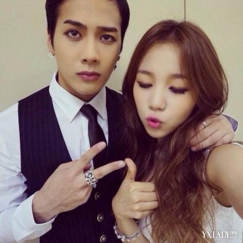 王嘉尔女朋友姜茶资料照片(王嘉尔个人资料简介及女朋友)