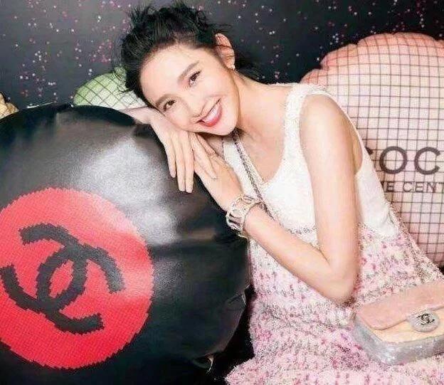 唐艺昕上跑男是哪一期 唐艺昕的笑容为什么