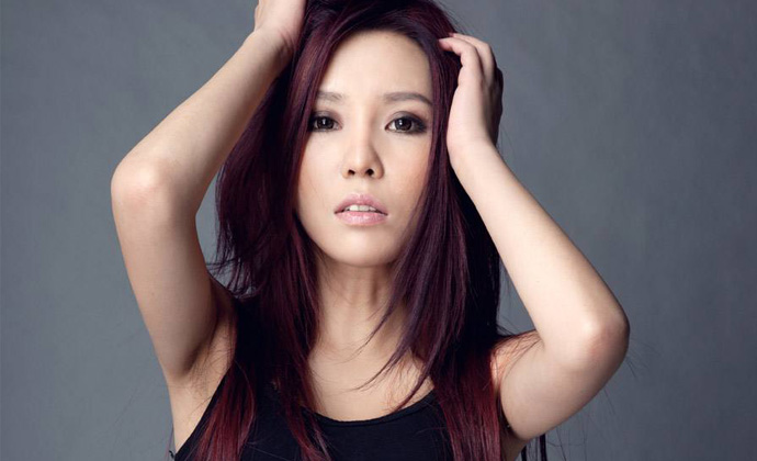 许艺娜现状如何为什么很少露面了(许艺娜)