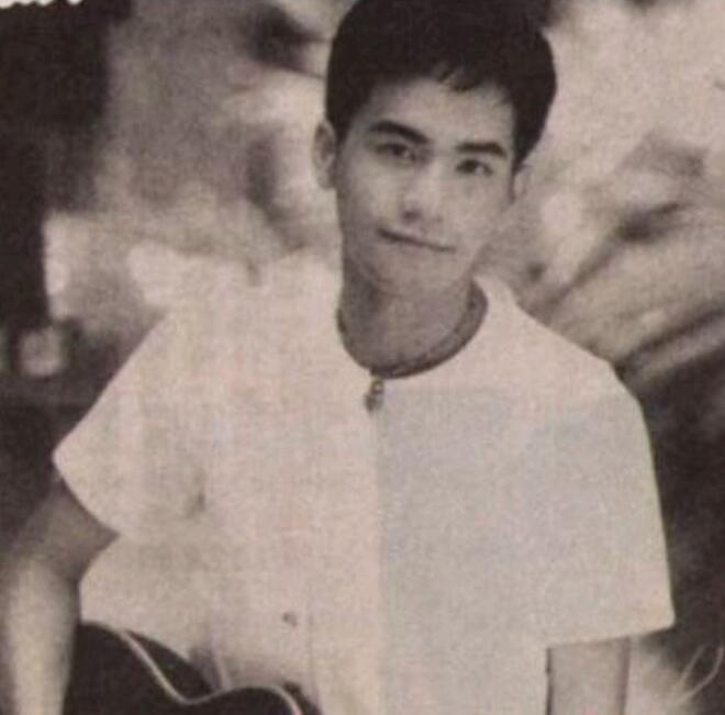 张震岳是非洲人混血吗(张震岳是不是黑人)