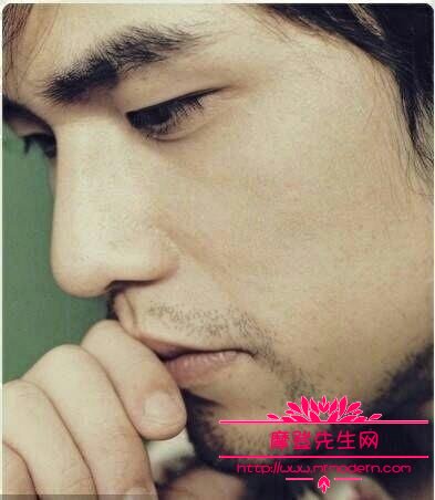 周杰伦的胡子是天然的还是种植的？周杰伦留(周杰伦为什么喜欢留胡子)