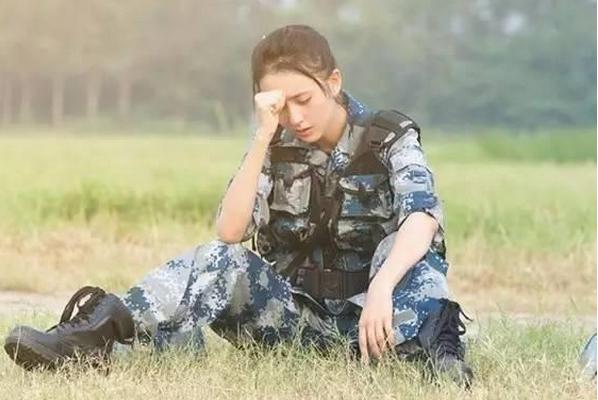 真正男子汉佟丽娅泳装是哪一期?节目里教官