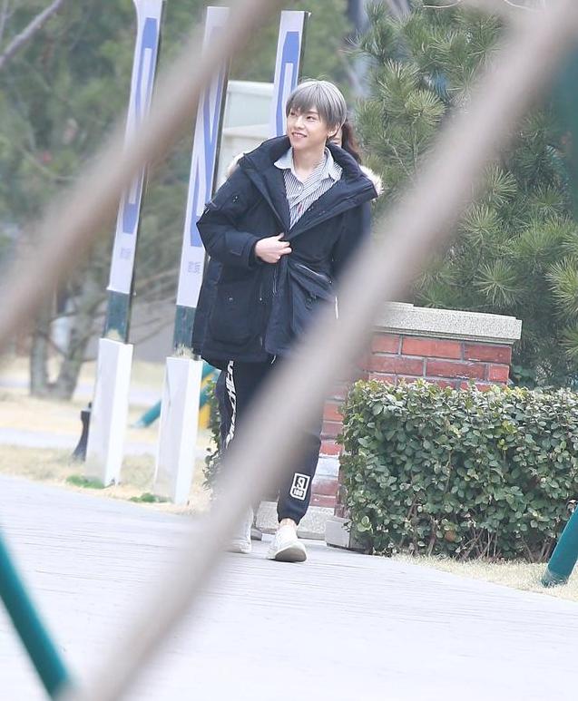 周锐为什么退出果然经纪公司了？周锐叫蔡徐