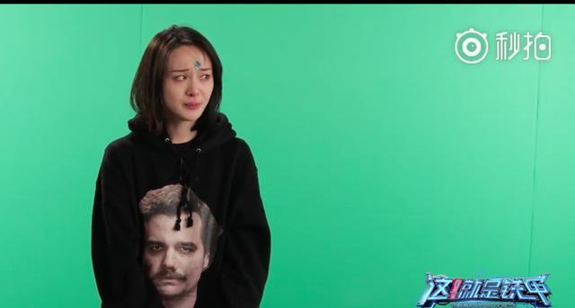 郑爽额头怎么回事贴的创可贴吗?郑爽抽烟真 郑爽额头怎么回事贴的创可贴吗?郑爽抽烟真