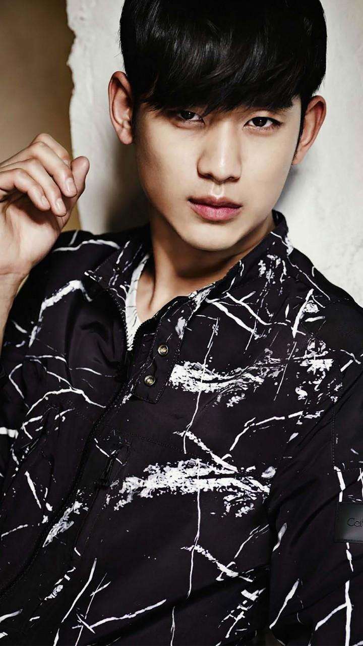 金秀贤身高有180吗？金秀贤有心脏病是真(金秀贤真实身高体重)