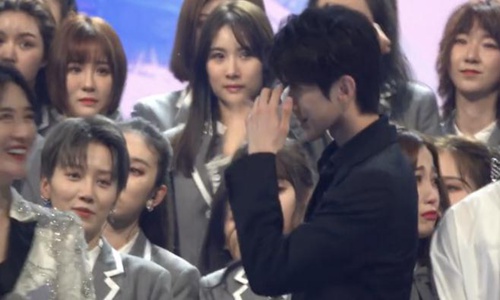 蔡徐坤被导师批评哭了的视频(蔡徐坤心酸视频) 蔡徐坤被导师批评哭了的视频(蔡徐坤心酸视频)