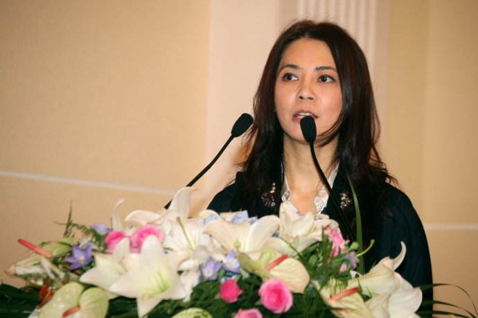 柴智屏从f4身上赚多少钱？柴智屏潜过周渝