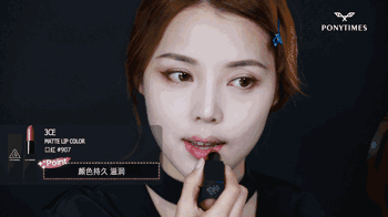 辛芷蕾是不是兔唇?辛芷蕾的嘴唇好奇怪图片 辛芷蕾是不是兔唇?辛芷蕾的嘴唇好奇怪图片