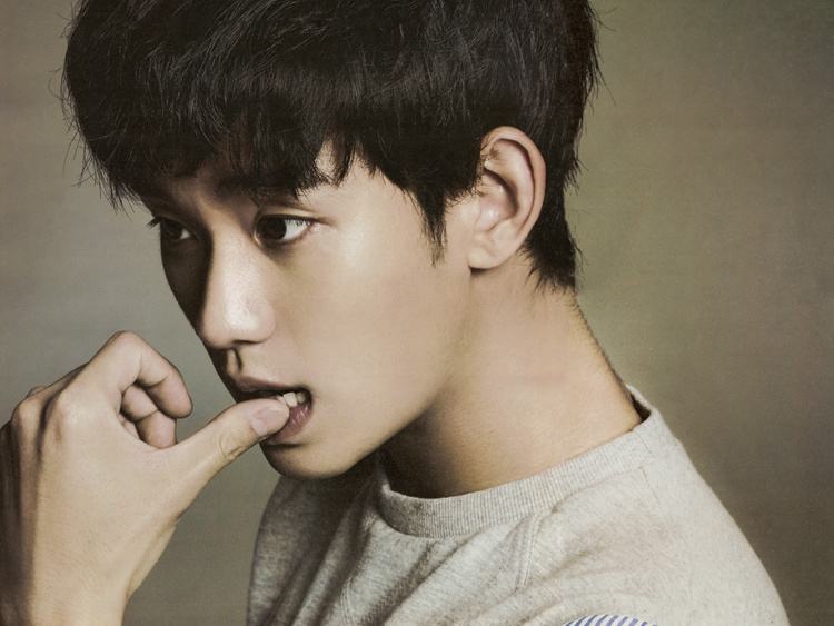 金秀贤身高有180吗？金秀贤有心脏病是真(金秀贤真实身高体重)