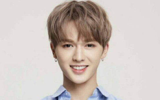 朱正廷纹身是什么图案?朱正廷为什么叫be