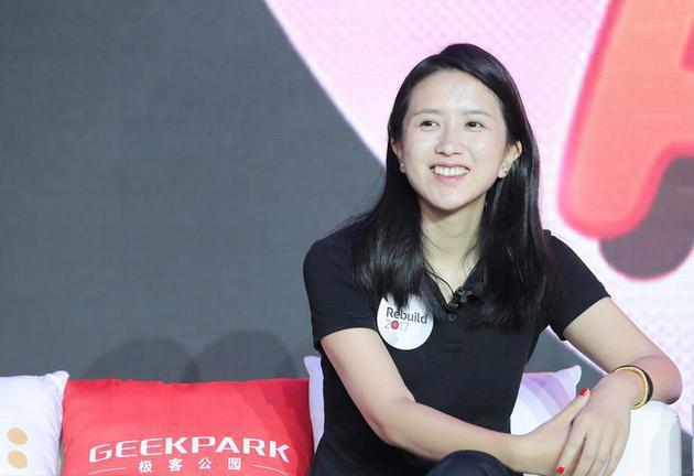 胡玮炜父亲是谁很有钱吗?胡玮炜老公张奇照(胡玮炜结婚了吗) 胡玮炜父亲是谁很有钱吗?胡玮炜老公张奇照(胡玮炜结婚了吗)