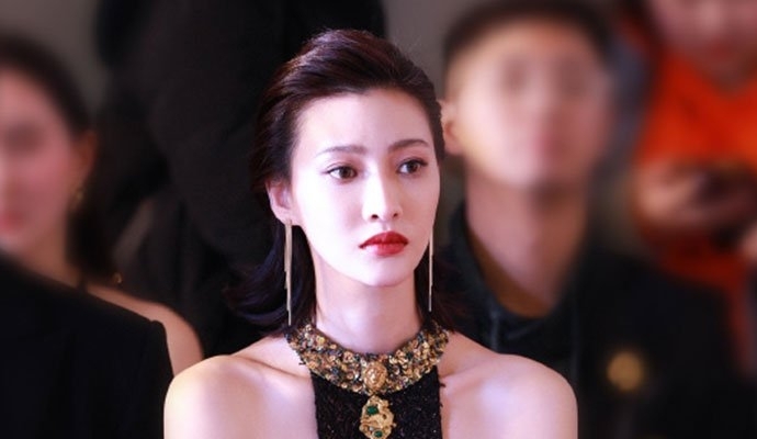 白柳汐拍烈日灼心大尺度出镜