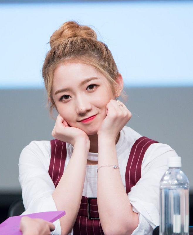 孟美岐为什么叫毛毛球？孟美岐原名赵美岐是