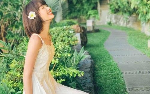 毛晓彤父女关系导致她退出娱乐圈了吗(毛晓彤父亲现状怎样?)