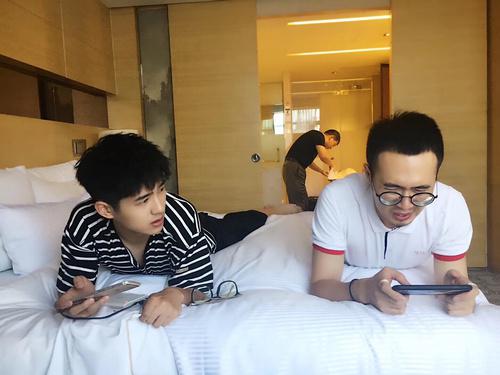 刘昊然私下抽烟图片(刘昊然抽不抽烟) 刘昊然私下抽烟图片(刘昊然抽不抽烟)