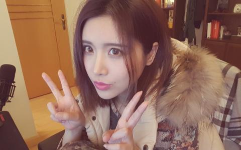 斗鱼主播冯提莫工资多少？陈一发儿和冯提莫(冯提莫月入多少)