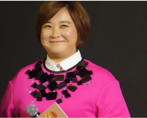 李焕英是怎么死的?李焕英是贾玲的母亲吗站(李焕英是贾玲的生母吗)