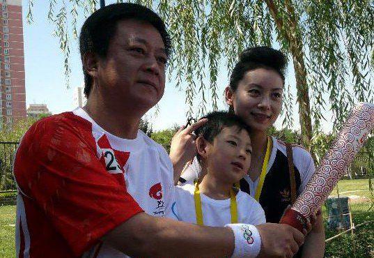 朱军离开星光大道原因(朱军首次主持《星光大道》)