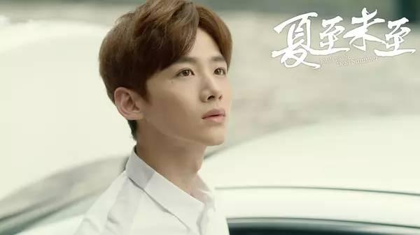 泪痣的正确位置图片(泪痣的正确位置图片女生)