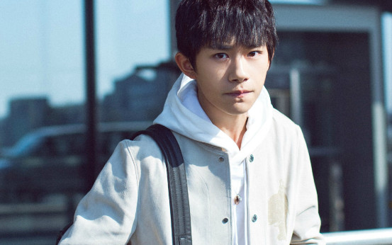 王源长残易烊千玺逆袭图片(王源王俊凯易烊千玺从小到大的照片)