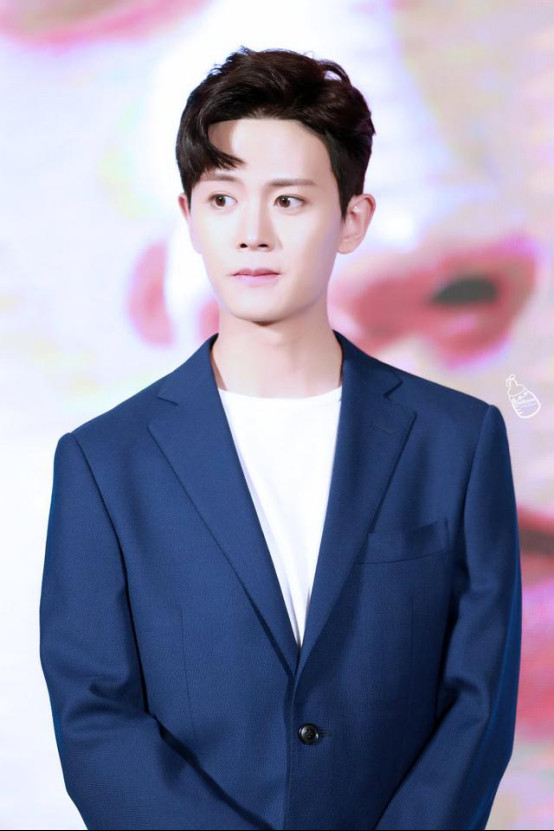 聂欢和任嘉伦是怎么认识的？聂欢是任嘉伦的(聂欢怎么和任嘉伦在一起的)