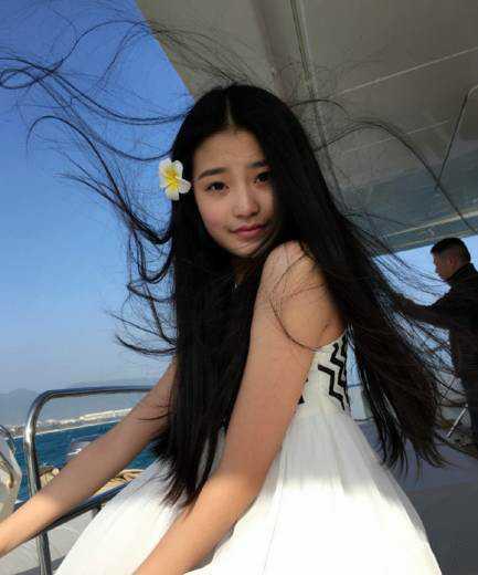 柴蔚和王俊凯是什么关系?柴蔚是怎么出道的(柴蔚和王俊凯的合照)