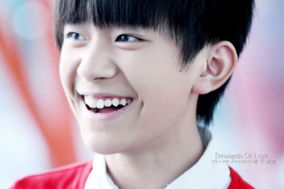 王源长残易烊千玺逆袭图片(王源王俊凯易烊千玺从小到大的照片)