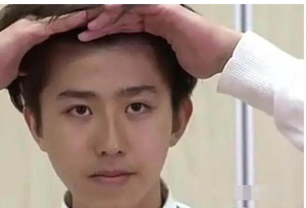 蔡徐坤出道前的照片曝光(蔡徐坤为出道前照片)