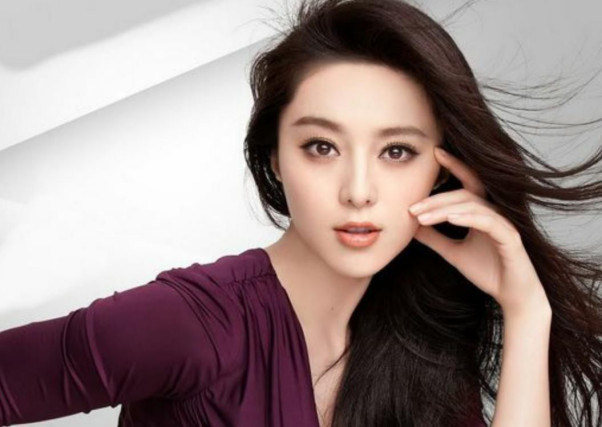 范丞丞为什么比范冰冰小那么多？范丞丞会走(范丞丞范丞丞和范冰冰什么关系)