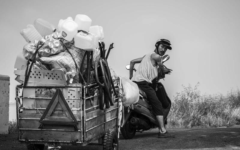 大佛普拉斯为什么是黑白片?里面车震片段在 大佛普拉斯为什么是黑白片?里面车震片段在