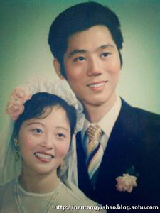 李成儒为什么这么有钱?李成儒的两任妻子照(李成儒为啥那么有钱) 李成儒为什么这么有钱?李成儒的两任妻子照(李成儒为啥那么有钱)