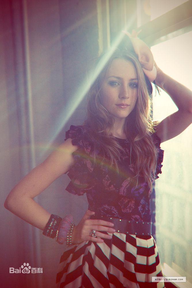 西尔莎罗南现在和颜值巅峰时期照片对比