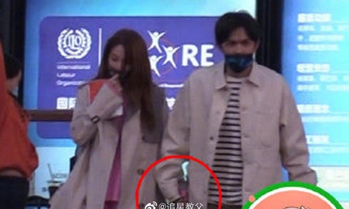 张雨绮95后男友李柄熹牵手逛街(张雨绮男友李柄熹个人简历)