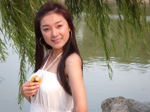 于蓓蓓的泳装照片