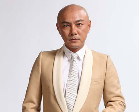 张卫健能长头发吗是不是秃了？张卫健无生育