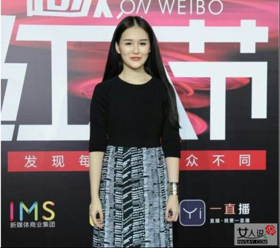 赵珈萱的胸是隆的吗？球球赵一涵为什么叫赵