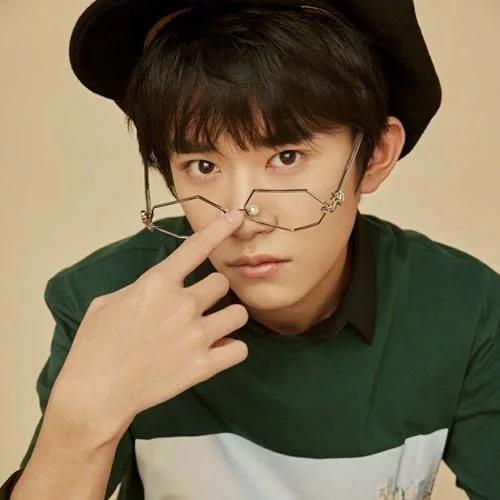 易烊千玺有假肢真的假的?易烊千玺和楠楠是