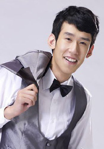 于洋是赵本山的徒弟吗?大长脸于洋老婆是刘