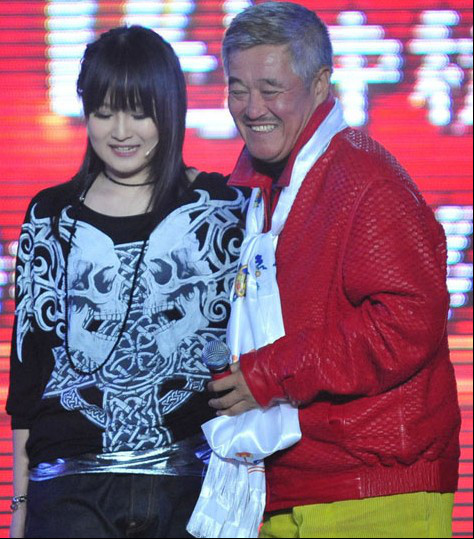 赵珈萱的胸是隆的吗?球球赵一涵为什么叫赵 赵珈萱的胸是隆的吗?球球赵一涵为什么叫赵