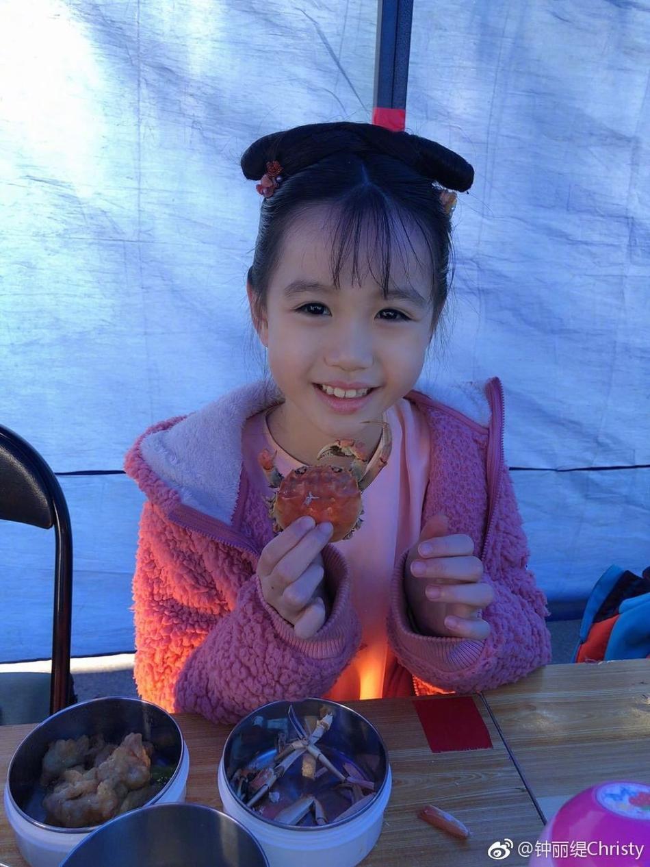 钟丽缇女儿考拉长残的照片(钟丽缇女儿考拉叫什么名字)