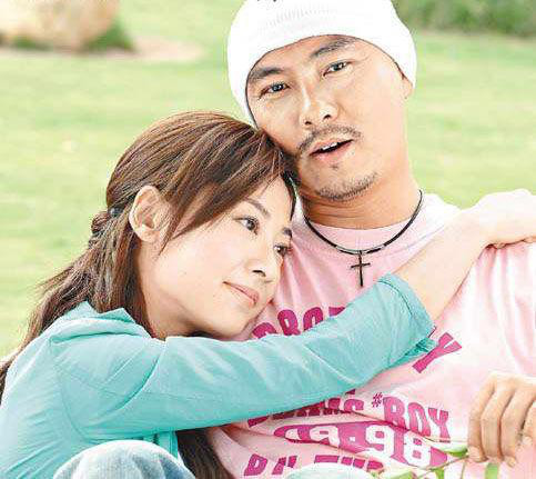 张卫健能长头发吗是不是秃了？张卫健无生育