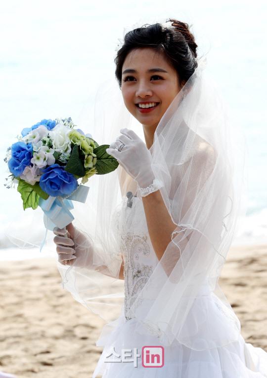 鬼鬼吴映洁为什么在韩国出道?鬼鬼倒贴白敬(鬼鬼吴映洁出道照片)