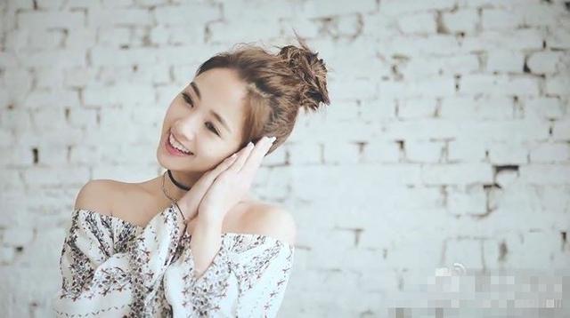 鬼鬼吴映洁为什么在韩国出道？鬼鬼倒贴白敬(鬼鬼吴映洁出道照片)