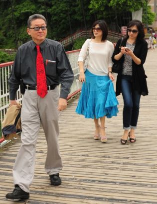 王小屯年轻时候的照片(王小屯近况)