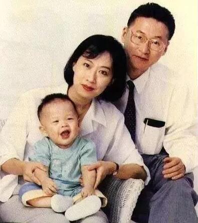 王小屯年轻时候的照片(王小屯近况)