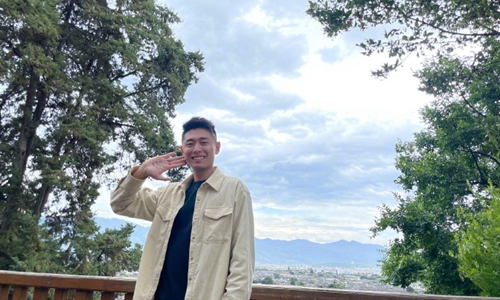 张嘉倪唱小幸运为买超庆生(张嘉倪买超跨年演唱会) 张嘉倪唱小幸运为买超庆生(张嘉倪买超跨年演唱会)